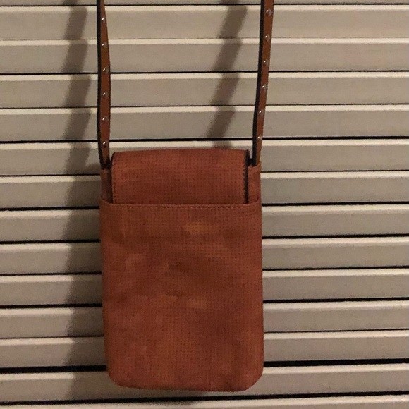 MELLOW WORLD NWOT Vegan Leather Studded Cell Phone Crossbody. - Picture 6 of 10